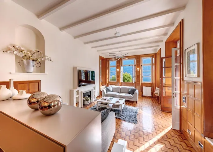 Il Cigno Lakeside Villa *