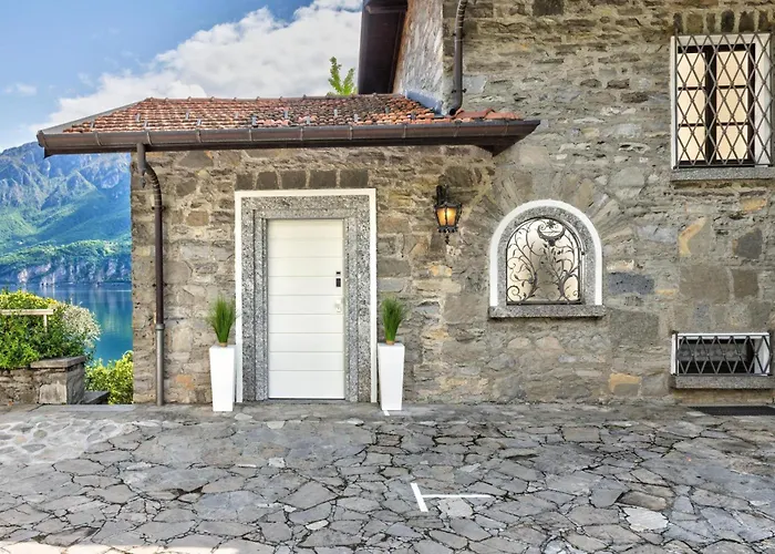 Il Cigno Lakeside Villa